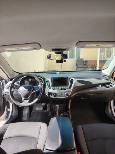 Chevrolet: Chevrolet sedan – geniş və rahat salon Xüsusiyyətlər: - — 1