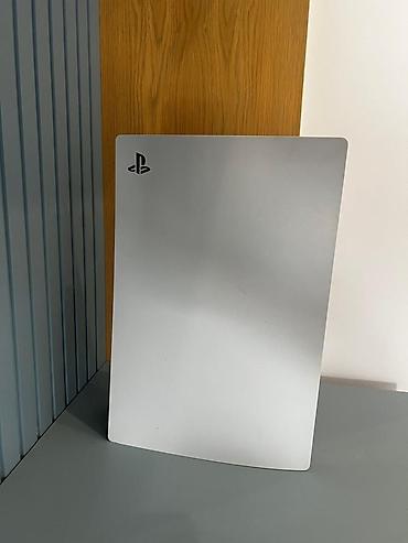 PS5 (Sony PlayStation 5): Игровая консоль Sony PlayStation 5 в белом корпусе с черными — 2