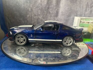 Avtomobil modelləri: Коллекционная модель Ford Mustang Shelby GT500 blue with white stripe — 18