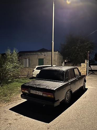 vaz nikel: VAZ 2107, qara rəng, sedan kuzov. Xüsusiyyətlər: - Arxa ötürməli, 4 — 2