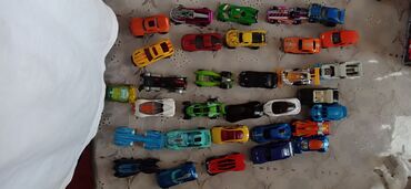 robot oyuncaq: HotWheels oyuncağ avtompbilleri satılır toplam:32 ədəd orjinal:21
