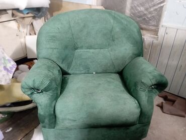 мягкие подушки кресла: Принимаем заказы на реставрацию мягкой мебель замена обивочной ткани и