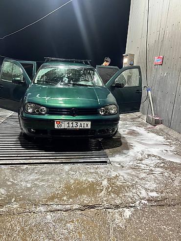 w211 e270: Volkswagen Golf: 1998 г., 1.6 л, Механика, Хэтчбэк — 1