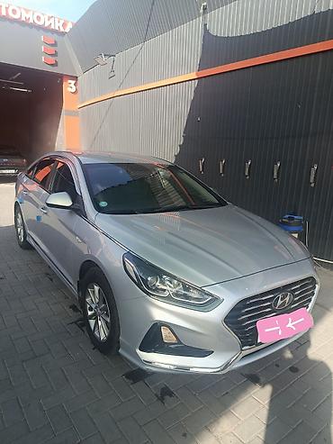 Hyundai Sonata: 2018 г., 2 л, Типтроник, Газ, Седан