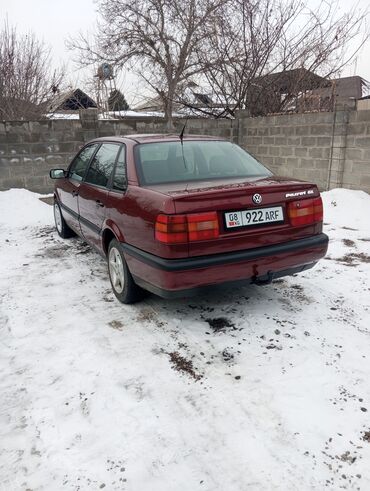 Volkswagen: Volkswagen Passat: 1994 г., 1.8 л, Механика, Бензин, Седан