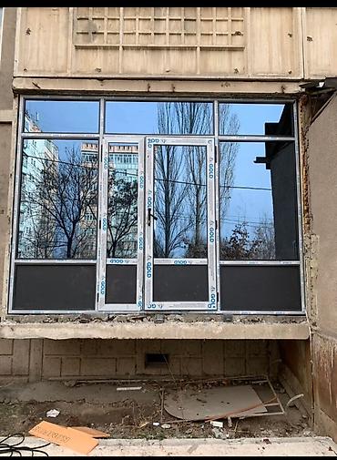 терассой: Алюминиевое окно на заказ, Тип окна: Витражные, Декоративные особенности: Фрамуга, Бесплатная установка, Без рассрочки — 2