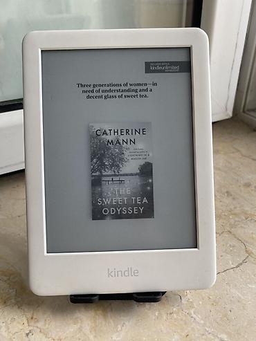kindle paperwhite: Amazon Kindle (10-cu nəsil) elektron oxu kitabı. Məhsulun qutusu — 1