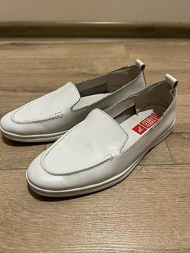 Digər ayaqqabılar: 1.Ботинки Натуральная кожа Размер 39 Цена 60 azn 2. Зимние ботинки — 7