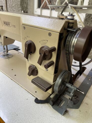 швейный машин: Зиг Зак машинка немецкого производства, Полная комплектация все
