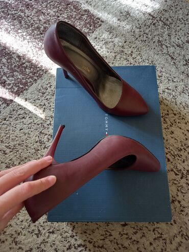 puder roze haljina i cipele: Salonke, 37