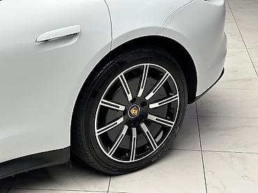 wuling starlight 730 ev: Porsche : 2021 г., Автомат, Электромобиль, Седан — 4
