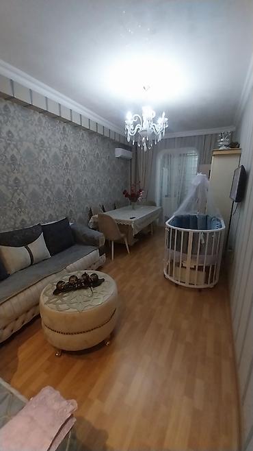 rəssam: Uşaq otağı üçün divar kağızı – mavi tonlarda, ayı balası və lent — 8
