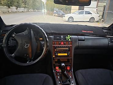 обмен только на спринтер: Mercedes-Benz E-Class: 2001 г., Механика, Бензин, Седан — 2
