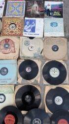 Виниловые пластинки: Виниловые пластинки. 
На фото всё видно — 9