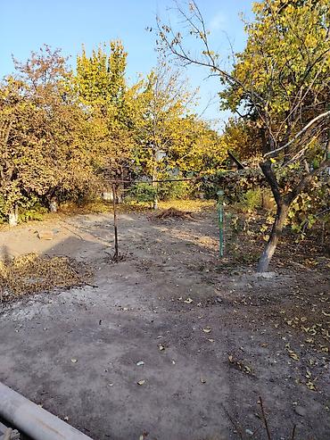 Продажа коттеджей и домов: Продаётся дом с участком 8 соток На участке имеется 2дома, есть газ — 18