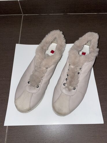 спортивная обувь зима осень: Кроссовки hogl. 39 размер в отличном состоянии, брали за 18 тысяч