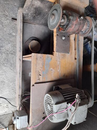 советские инструменты: Продаю точило двигатель трёх фазный работает через конденсатор от сети