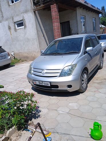 авто расрочку бишкек: Toyota ist: 2003 г., 1.5 л, Автоматтык, Бензин, Хетчбек