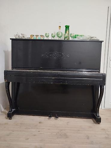 Musiqi alətləri: Qara rəngli akustik pianino satılır. Upright tipli klassik korpusa — 2