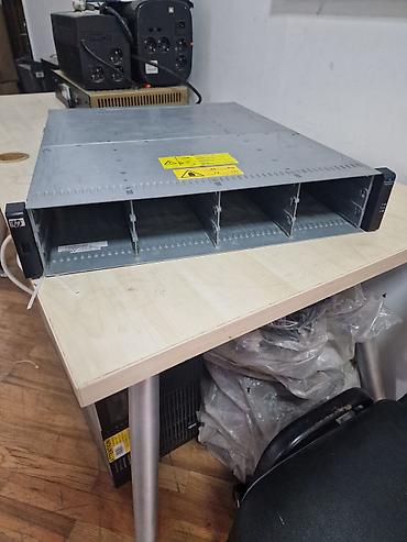 data nömrələr: HP server şassisi – rack tipli 2U korpus - HP brendi, rack montaj — 1