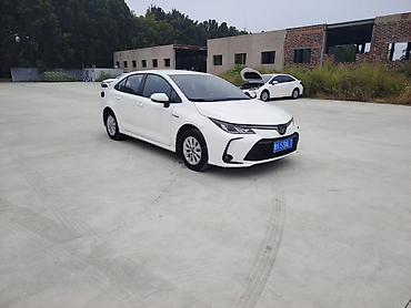 golf 1: Toyota Corolla: 2021 г., 1.8 л, Гибрид, Седан — 3