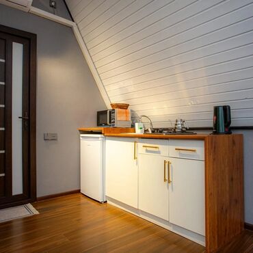 Bağ evlərinin kirayəsi: 130 kv. m, 4 otaqlı, Kombi — 3