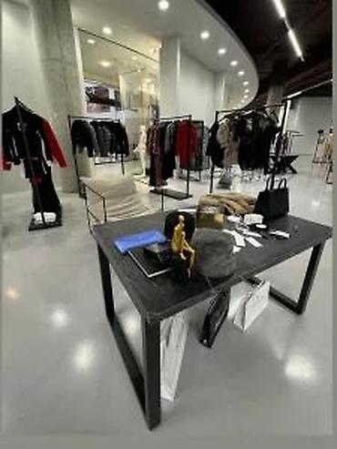 ugaone vitrine forma ideale: RADNI STO MODEL GALERIJA IZRADA PO MERI | Izrada po meri Dezen ploče — 1