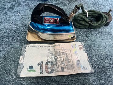 Qədim ütülər: 1966cı ilin maraqlı səyahət üçün mini ütüsü,çəkisi ağırdır əla — 3