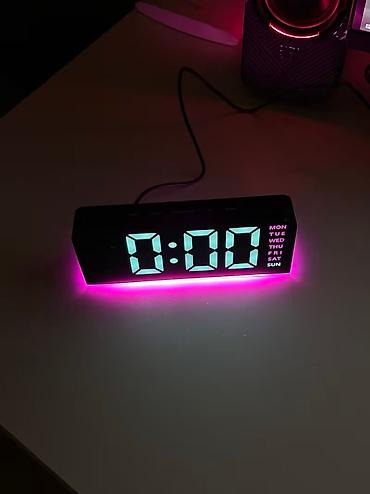 flaše: Kul stilski LED digitalni budilnik | Dvostruki alarm, prikaz vremena i — 6