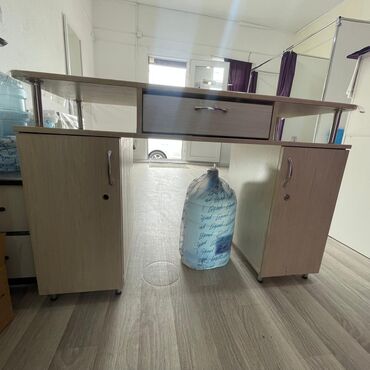 Письменные столы: Письменный стол, Б/у — 2