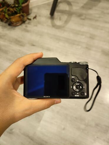 kino kamera: Sony Cybershot DSC-H20.Keyfiyyətli kamera.4 gb Ssd ilə verilir