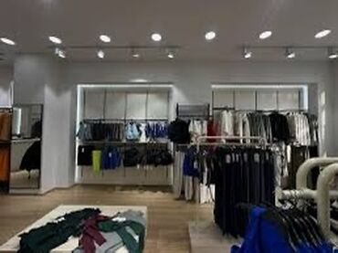 mağazanın: 5000 ədəd qarışıq geyimdən ibarət olan toplu geyimdir. Kişi,Qadın və