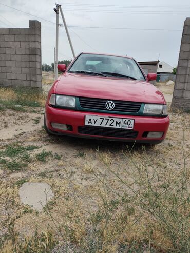 продаю делика: Volkswagen Polo: 1995 г., 1.8 л, Механика, Бензин, Седан