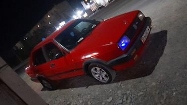 рага авто: Volkswagen Jetta: 1991 г., Кол менен иштөөчү, Бензин, Седан — 1