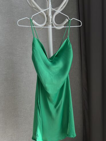 платье зара: Вечернее платье, Короткая модель, Без рукавов, S (EU 36)
