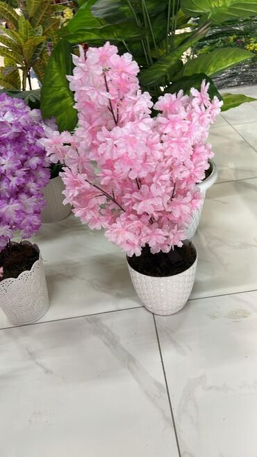 Süni güllər: Məhsul: Süni gül buketləri və kompozisiyalar Təsvir: - Realistik — 25