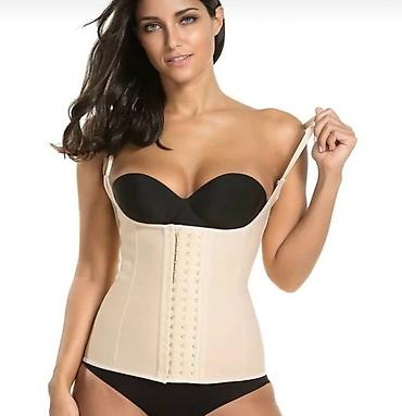 Alt paltarı: Ann Cheryy brendinin orjinal latex korsetləri 9 Milden ibaretdr Bədəni — 3