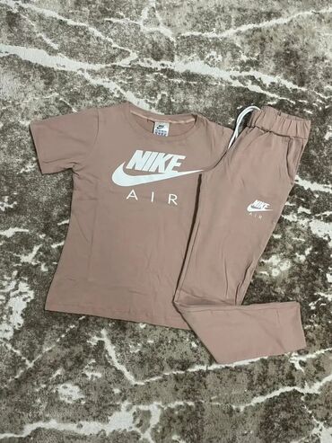 Gornji i donji deo: Nike, Sa ilustracijom, bоја - Bordo — 4