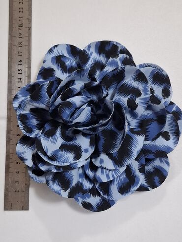 Broşlar: Leopard naxışlı, əl işi olan gül broşları. Paltolara, şərflərə və ya -da lalafo.az — 5 Broşlar: Leopard naxışlı, əl işi olan gül broşları. Paltolara, şərflərə və ya — 5