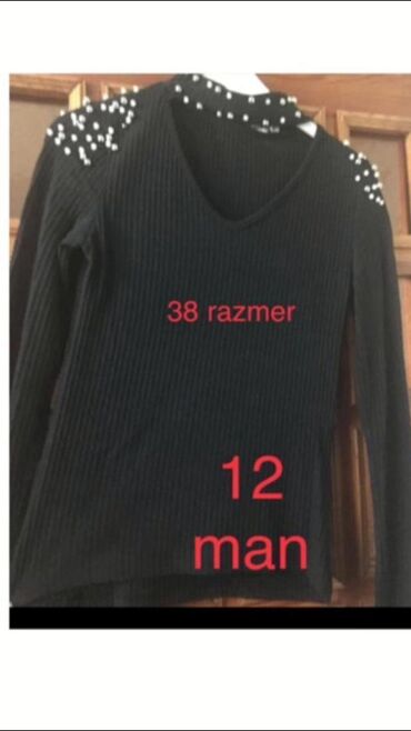 Dəstlər, kostyumlar: Qadın/yeniyetmə üçün 4 ədəd üst geyimi dəsti 1) Qara trikotaj bluz — 5