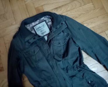 Ostale jakne, kaputi, prsluci: Esprit 
jakna 
u odličnom stanju
extra očuvana — 9