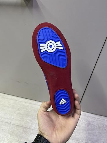Бутсы: Борцовки от бренда Adidas 
Размер; 38,39 — 5