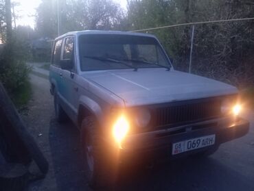 Isuzu: Isuzu Trooper: 1986 г., 2.7 л, Механика, Дизель, Внедорожник