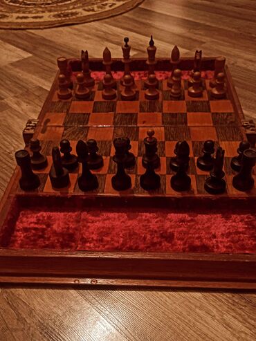Şahmatlar: Taxta şahmat dəsti – qutulu, əl işinə bənzər klassik model — 1