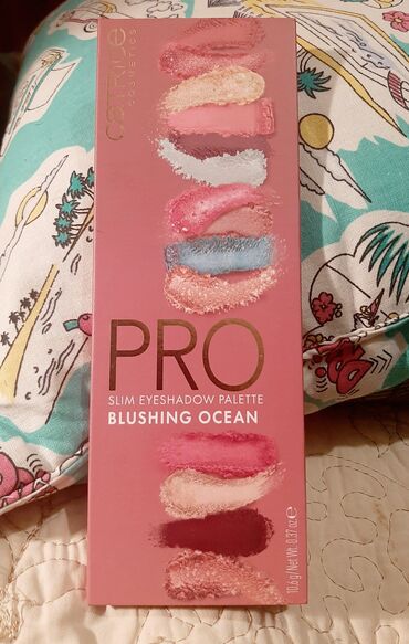 Šminka: Catrice pro slim blushing ocean paleta senki Novo sa celofanom. Uz — 5