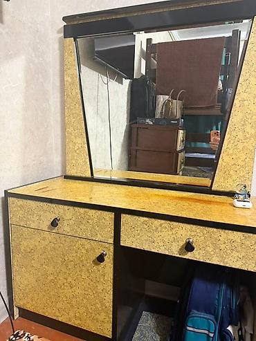dressing table: Туалетный столик, Б/у, С зеркалом, цвет - Черный, ЛДСП — 6