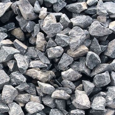 Щебень: Щебень для засыпки - Фракция: средняя/крупная (остроугольные камни — 9