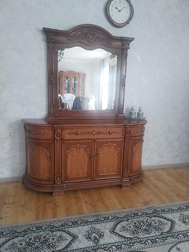 su qab: Klassik üslubda massiv ağacdan hazırlanmış güzgülü konsol-bufet — 1