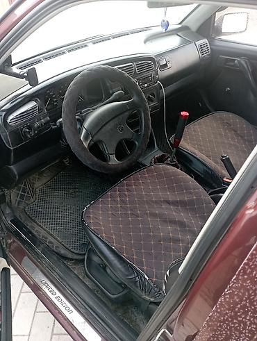 салон машины: Volkswagen Vento: 1993 г., Седан — 6