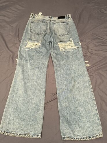 Cinslər: Hamısı klassik denim parçadandır, gündəlik və casual kombinasiyalara — 9